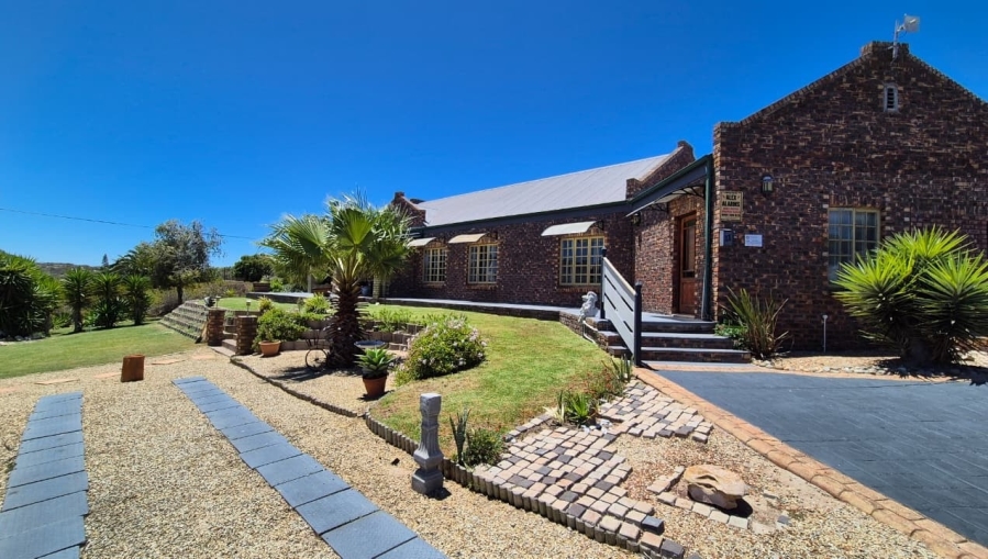 5 Bedroom Property for Sale in Middedorp Western Cape